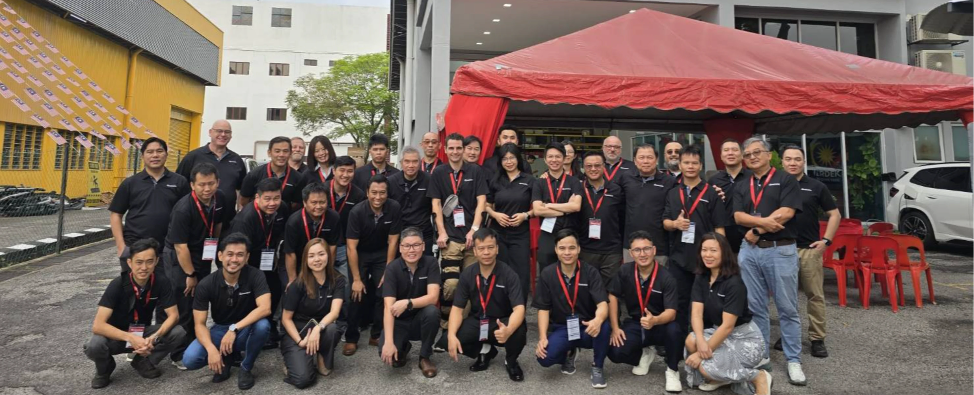 Edwards vacuum pump distributor meeting and technical support team